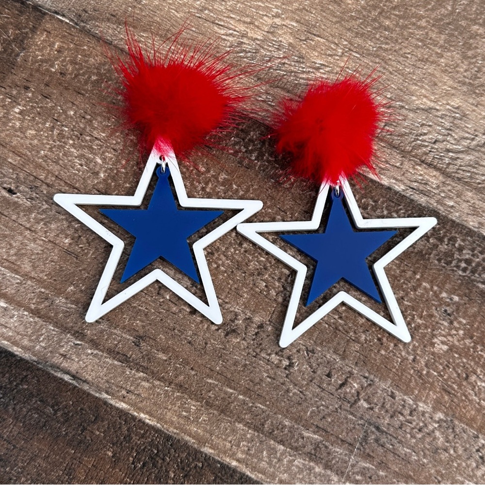 Dangle Stars Earrings With Pom